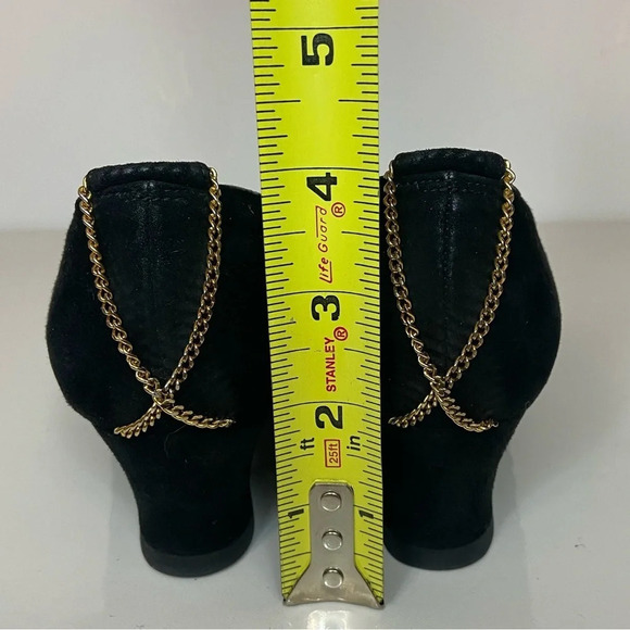 Stuart Weitzman for Browns black gold detail heels Sz 7 - Picture 8 of 9